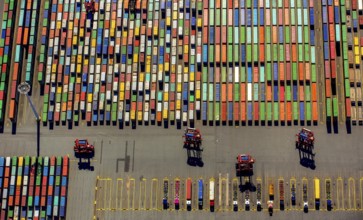 Straddle carrier, container transporter, container port Hamburg, CTA, Container Terminal