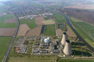 Nuclear power plant Grohnde, nuclear power plant, nuclear power plant on the Weser, cooling towers,