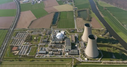 Nuclear power plant Grohnde, nuclear power plant, nuclear power plant on the Weser, cooling towers,