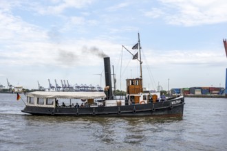 Historic steamship on the Elbe, Museumshafen Övelgönne, Altona, Hamburg, Germany