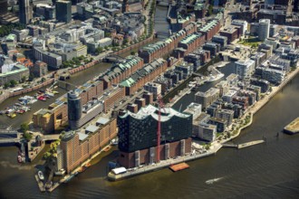 Elbphilharmonie with Hafencity, Speicherstadt, UNESCO World Heritage Site, Hamburg harbour, Elbe,