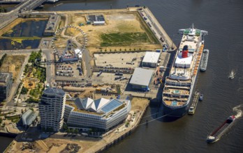 Cruise terminal, Unilever House cruise ship Queen Mary 2, Hamburg harbour, Elbe, Hamburg, Free and