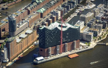 Elbphilharmonie with Hafencity, Speicherstadt, UNESCO World Heritage Site, Hamburg harbour, Elbe,