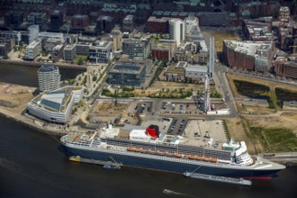 Cruise terminal, Unilever House cruise ship Queen Mary 2, Hamburg harbour, Elbe, Hamburg, Free and