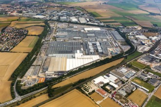 BMW plant regensburg, automotive plant, car factory, Bayrische Motorenwerke Fabrik Regensburg,