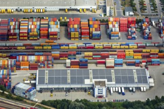 Container terminal Regensburg, transhipment station Regensburg, container gantry cranes, logistics,