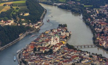 Confluence of the three rivers Danube, Inn and Ilz, Passau, independent university town in the