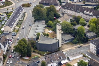 Aerial view, protestant church of peace, protestant kindergarten, upper town, Velbert, Ruhr area,