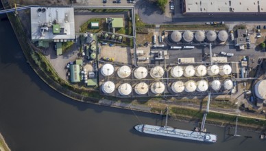Aerial photo, tank farm, tanker, harbour area, harbour facilities, Obererft, Neuss, city limits