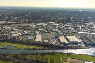 Aerial view, industrial area Broich Castle and Gerwegegebiet Hafen Nord, Linksruhr, Mülheim an der