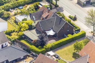 Aerial view, residential building at Westönner Straße 21, Westönnen, Werl, Soester Börde, North