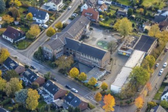 Aerial view, Städt. Grundschule am Oemberg, Saarn - West, Mülheim an der Ruhr, Ruhr area, North