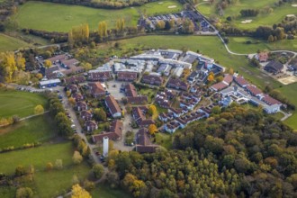 Aerial view, senior citizens' centre Das Dorf - Wohnen im Alter, Saarn - Süd, Mülheim an der Ruhr,