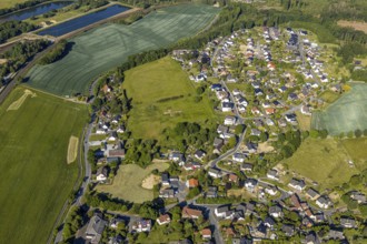 Aerial view, Echthausen district, cross in a meadow, Ruhrstraße, Wickede (Ruhr), North