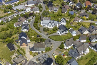 Aerial view, Church of St. Peter and Paul, Halberbracht town centre, Lennestadt, Sauerland, North