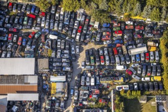 Aerial photograph, Böhmer garage, scrap yard, Herringhausen, Lippstadt, Soest district, North