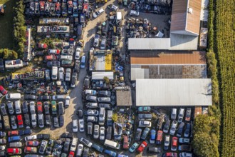 Aerial photograph, Böhmer garage, scrap yard, Herringhausen, Lippstadt, Soest district, North