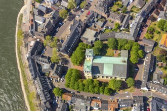 Aerial view, city centre view, catholic church St. Mariä Himmelfahrt, Rheinterrassen Rees, Rhine