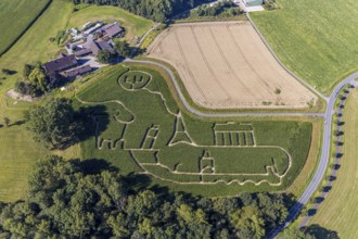 Aerial photo of Baür Lünemann's corn maze in Selm Cappenberg. This year's theme is Europe. Selm,