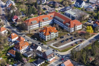 Aerial photo, Hubertus-Schwartz-Berufskolleg, Hattroper Weg, Soest, Soester Börde, North