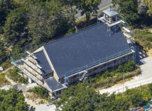 Aerial view, former Kanaal van Wessem barracks, military chapel being restored, Hiddinser Weg,