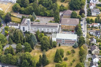 Aerial view, Walburgisgymnasium und Walburgisrealschule, Menden, Sauerland, Märkischer Kreis, North