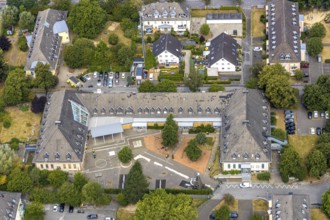 Aerial photo, primary school Platte Heide, Menden, Sauerland, Märkischer Kreis, North