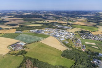 Aerial view, local view Holzen, agricultural business Am Riekenbrauck, BEGA Gantenbrink-Leuchten