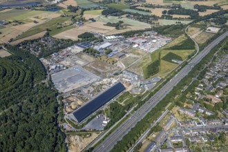 Aerial view, motorway A42, Am Pattberg, old water tower Pattberg colliery, Gedbäude mit solar roof,