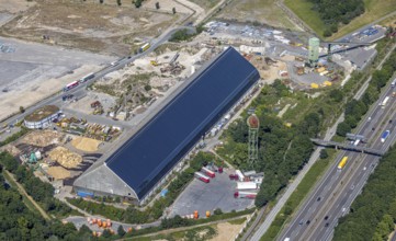 Aerial view, motorway A42, Am Pattberg, old water tower Pattberg colliery, Gedbäude mit solar roof,