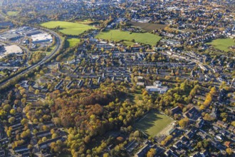 Aerial view, residential area Dümpten, motorway A40, retirement home Haus Auf dem Bruch, sports