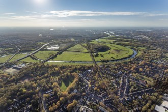 Aerial view, Ruhrbogen Fluss Ruhr, city triangle DU - OB - MH, Ruhrtalradweg, landfill with wind
