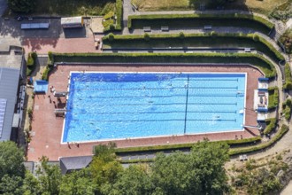 Aerial photo, outdoor pool, Bürgerbad Leitmecke, pandemic fear, distance rule, corona virus,