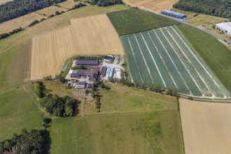Aerial view, farm Am Riekenbrauck, Menden, Sauerland, Märkischer Kreis, North Rhine-Westphalia,