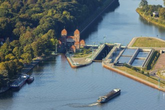 Aerial view, waterway junction Minden, Weserschleuse Minden, Nordstadt, Minden, Ostwestfalen-Lippe,