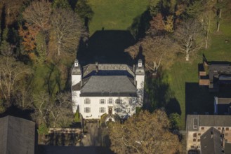 Aerial view, Lauersfort Castle, Kapellen-Holderberg, Mörs, Ruhr area, North Rhine-Westphalia,