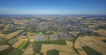 Aerial view, overview of Soest from the west, new development areas at Ardeyweg, Soest, Soester