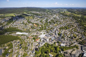 Aerial view, town view, Meinerzhagen town hall, Wilhelm-Langemann-Haus nursing home, tennis