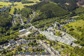 Aerial view, residential area, industrial area Lösenbach, factory premises Flühs Drehtechnik,