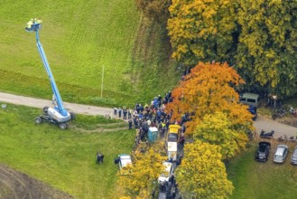 Aerial photo, thousands of spectators watched with great interest as the Gersteinwerk chimney was