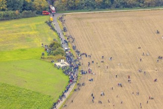 Aerial photo, thousands of spectators watched with great interest as the Gersteinwerk chimney was