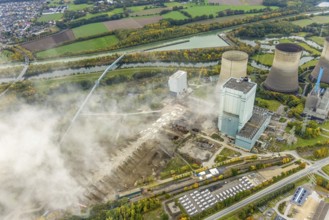 Aerial photo, thousands of spectators watched with great interest as the Gersteinwerk chimney was