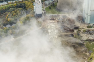 Aerial photo, thousands of spectators watched with great interest as the Gersteinwerk chimney was