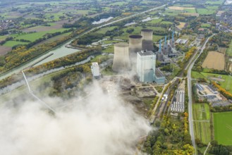 Aerial photo, thousands of spectators watched with great interest as the Gersteinwerk chimney was