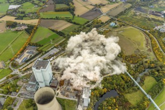 Aerial photo, thousands of spectators watched with great interest as the Gersteinwerk chimney was