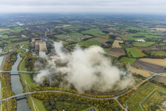Aerial photo, thousands of spectators watched with great interest as the Gersteinwerk chimney was