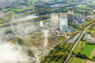 Aerial photo, thousands of spectators watched with great interest as the Gersteinwerk chimney was
