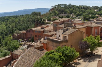 Impression of Roussillon, a commune in the Vaucluse department of the Provence region in southern
