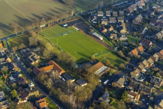 Aerial view of the Heideschule Hullern-Flaesheim with sports field in the Schulstraße and