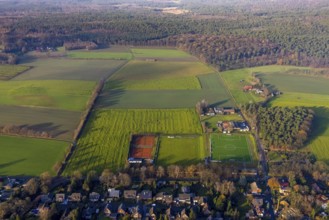 Aerial view of the football ground ofDJK Blau-Weiß Lavesum 1931 and tennis court in the district